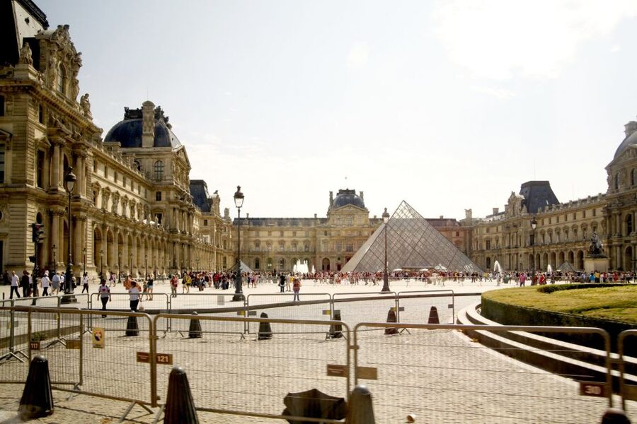Paris: Openair Double Decker Bus Audio-Guided City Tour - Audio guidance that follows you, not distracts you