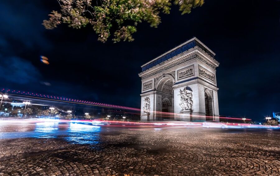 Paris: Panoramic Night Tour with Audio Guide and Host - FAQ