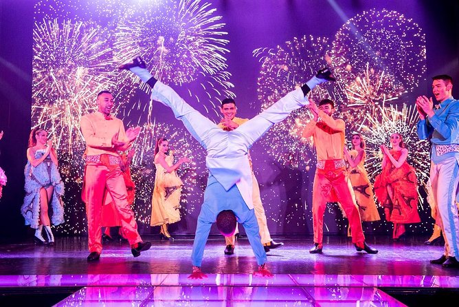 Paris Paradis Latin Cabaret Show with Champagne - Who this Paris cabaret show suits best