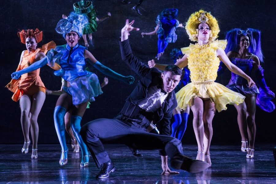 Paris: Paradis Latin Cabaret Show with Optional Champagne - Who Should Book Paradis Latin, and Who Might Want Another Option
