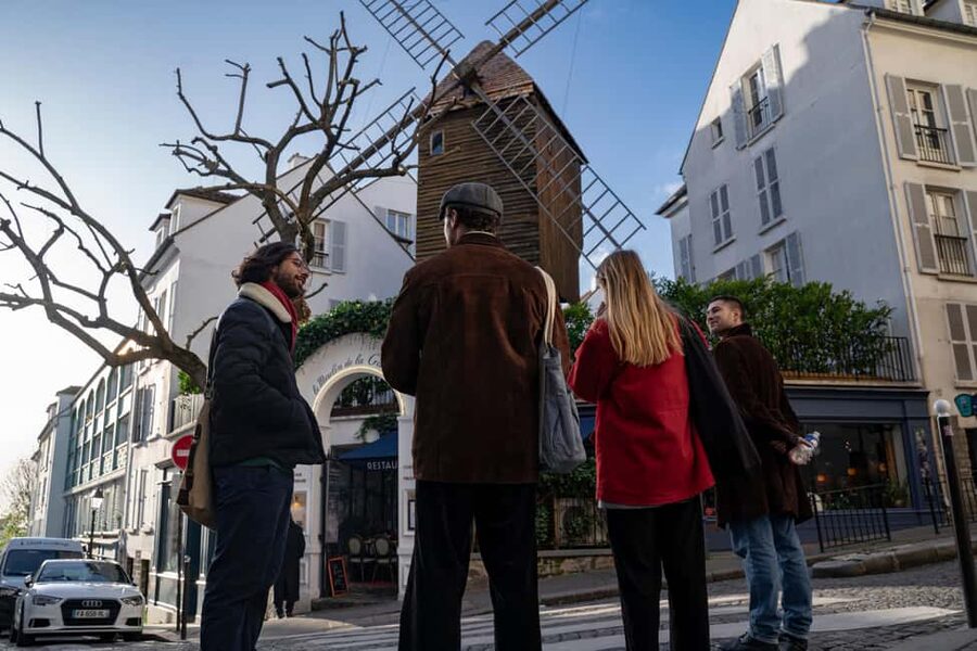 Paris : Pastries and Tragedies, The sweet tour of Montmartre - Le Bateau-Lavoir and the art corners where stories stick