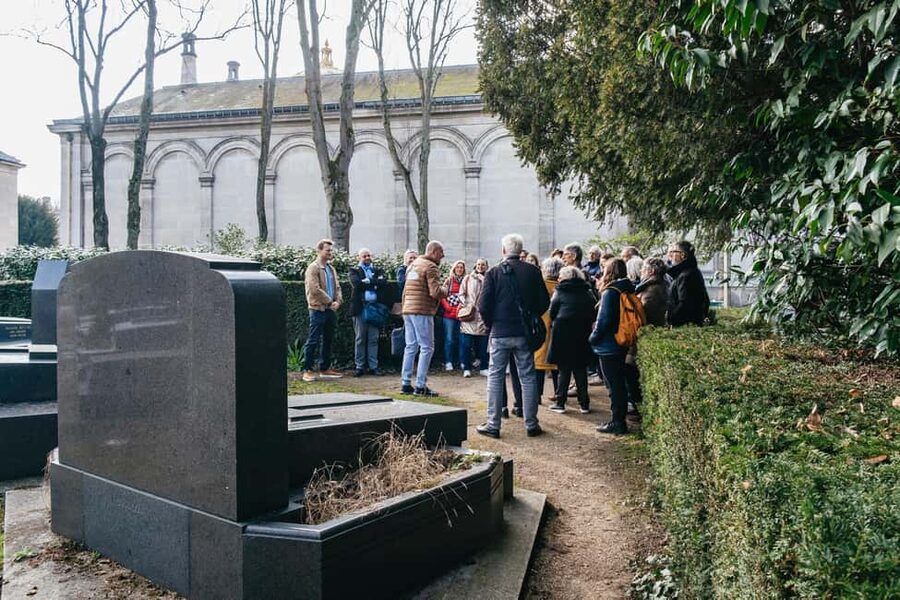 Paris: Pere Lachaise Cemetery Guided Tour - Price and value: is $23 worth it?