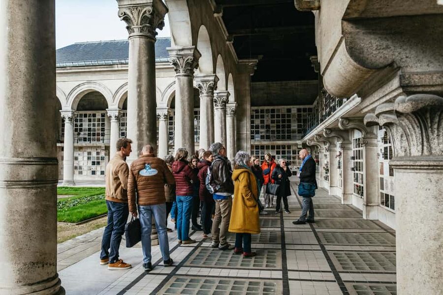 Paris: Pere Lachaise Cemetery Guided Tour - The headline graves you’ll want to find without stress