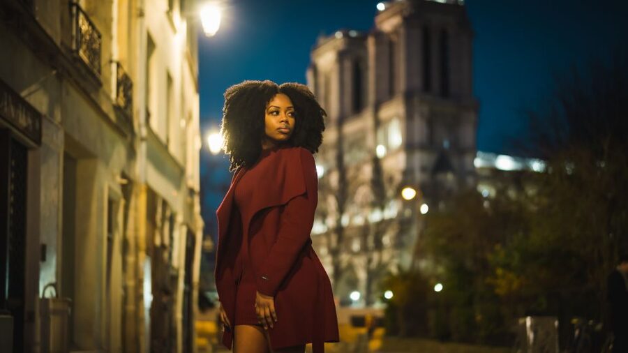 Paris: Premium Film Director Photoshoot & Natural Direction - What happens during the 1-hour shoot (and why you get better photos)