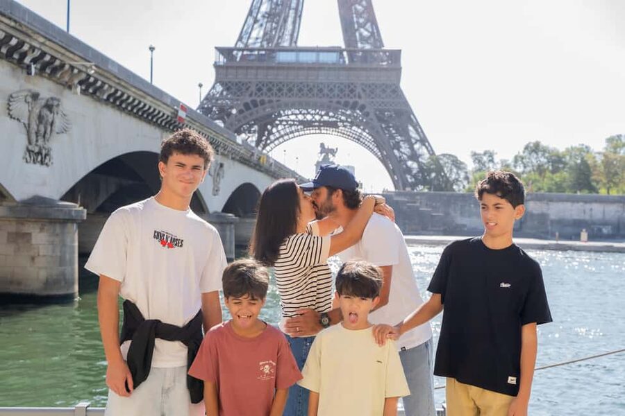 Paris: Premium Photoshoot with Iconic Eiffel Tower Views - Why This Eiffel Tower Photoshoot Beats Another Selfie Stroll