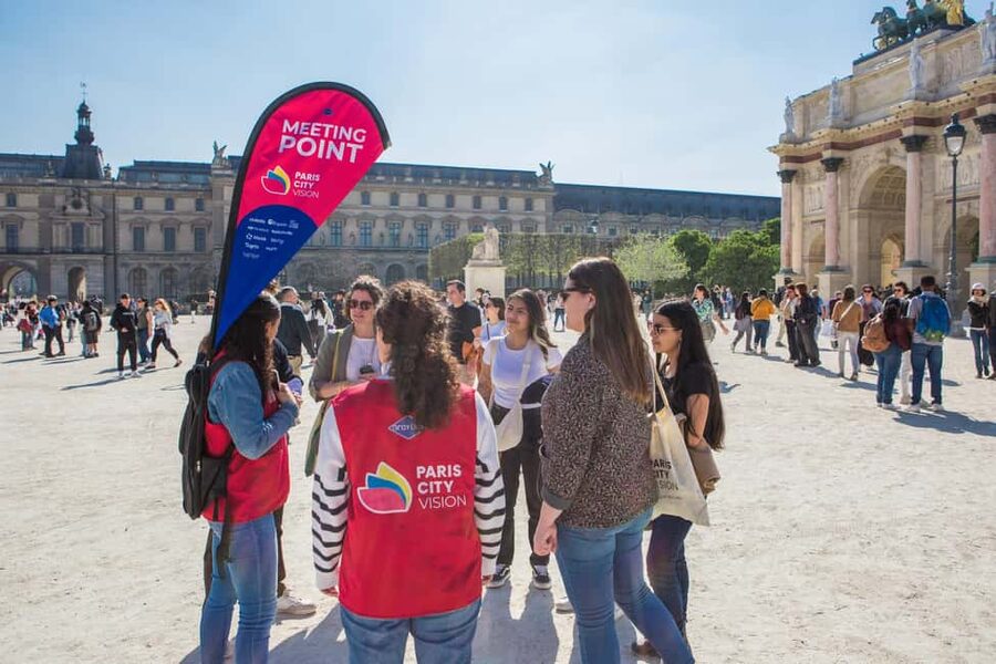 Paris: Priority Access Louvre with Host -Direct to Mona Lisa - Using the Included Audio Guide App to Explore 8 Departments on Your Own