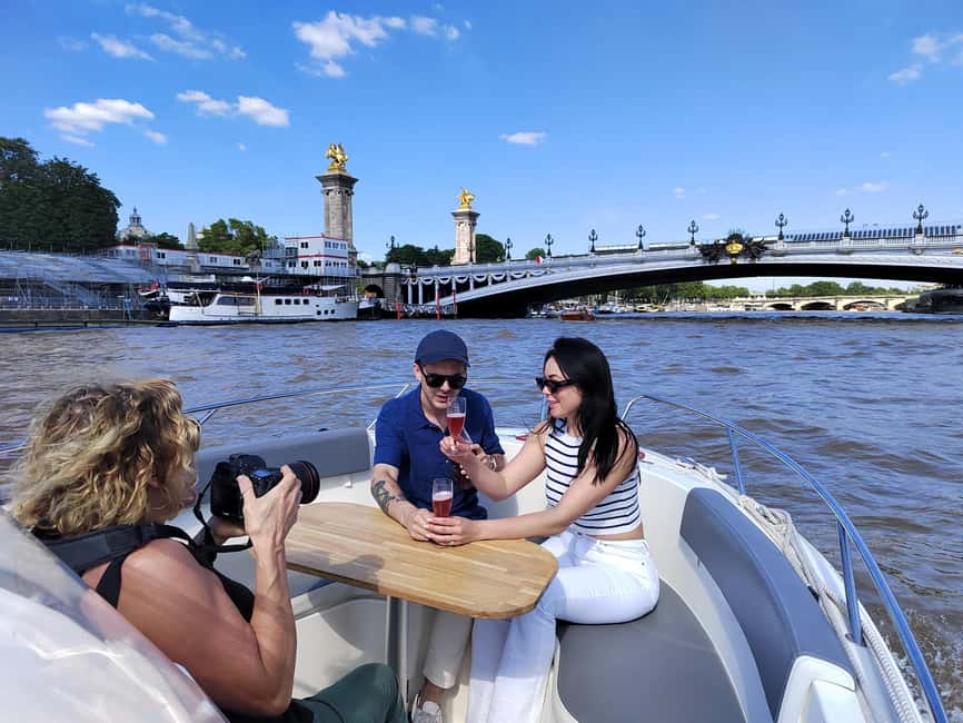 Paris Private Boat Seine River with Captain Guide - Why this 90-minute private Seine cruise is such good value