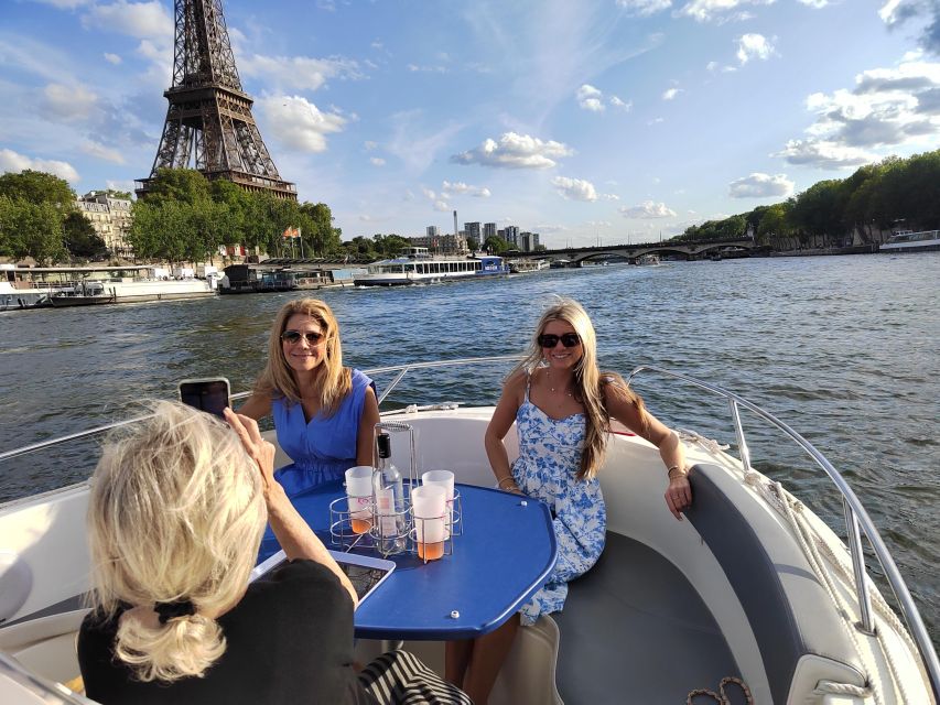 Paris Private Boat Seine River with Captain Guide - Museum mile: Musée dOrsay and the Louvre pass-by