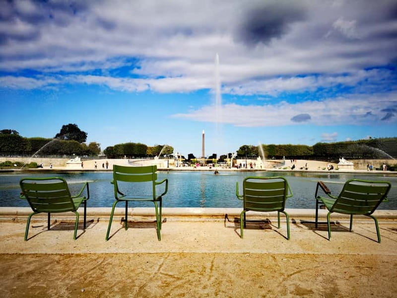 Paris: private city tour with seine river cruise - Meeting at Louvre-Rivoli and getting the day moving