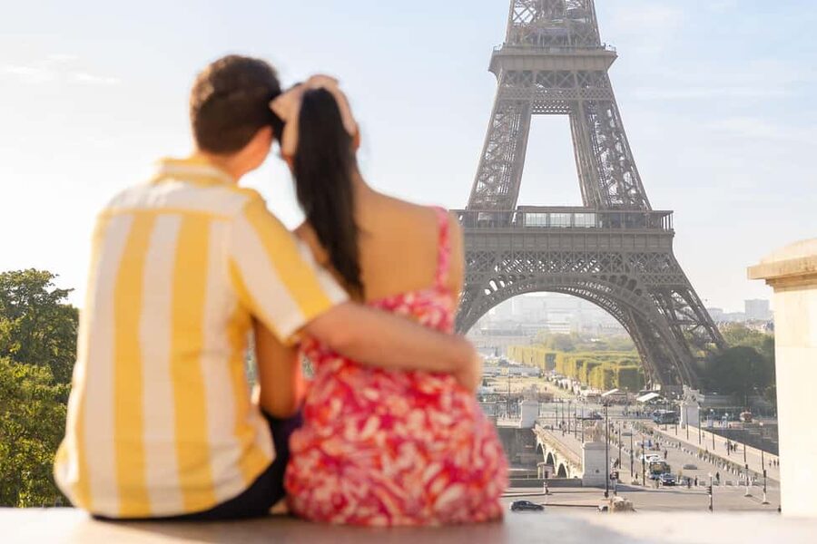 Paris: Private Photoshoot at the Eiffel Tower - Photo Editing and the 48-Hour Digital Delivery