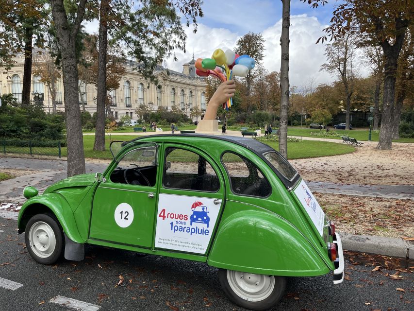 Paris: Private Sightseeing Tour in Citroën 2CV - Comfort across seasons: roof open in summer, blankets in winter