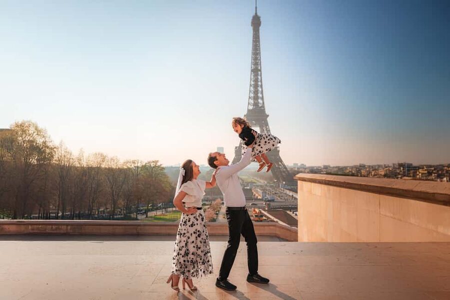 Paris: Professional Photoshoot with the Eiffel Tower - Equipment and Setup: You Bring Yourself, Not a Camera Plan