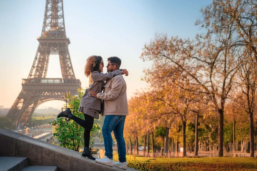 Paris: Professional Photoshoot with the Eiffel Tower - Where You Start Near the Eiffel Tower (And Why That First Minute Matters)