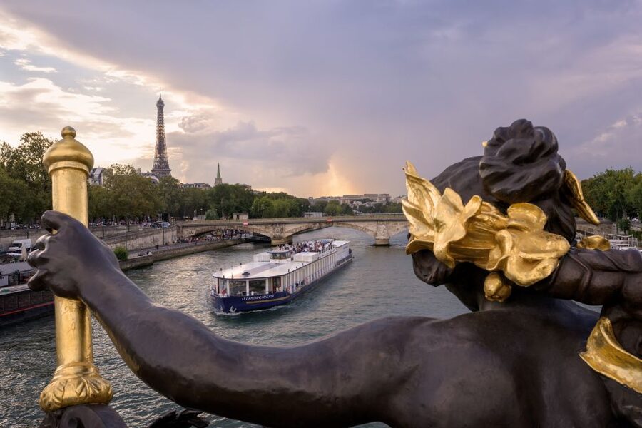 Paris: Romantic Cruise with 3-course Dinner on Seine River - FAQ