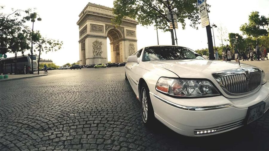 Paris: Romantic Limousine Tour - Why a Private Love Message Works So Well at Night
