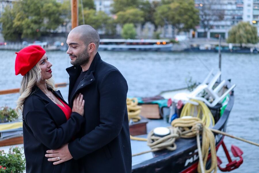 Paris: Romantic Photoshoot for Couples - Crowds and timing: how to keep the vibe romantic, not chaotic