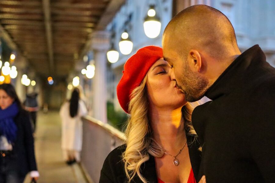 Paris: Romantic Photoshoot for Couples - What you get in the 1 hour to 90 minutes shoot (and what that means)