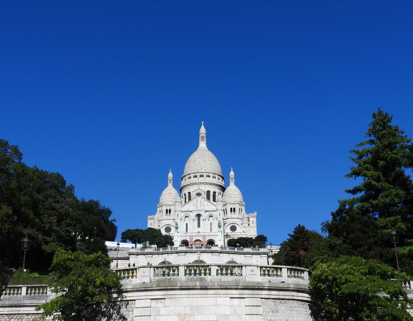 Paris: Sacré-Coeur and Montmartre Tour with Expert Guide - Sacré-Cœur outside: what you gain without entering the basilica