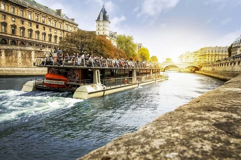 Paris: Seine Cruise & Crepe Tasting near the Eiffel Tower - From Port de la Bourdonnais to Île de la Cité, the route in plain terms