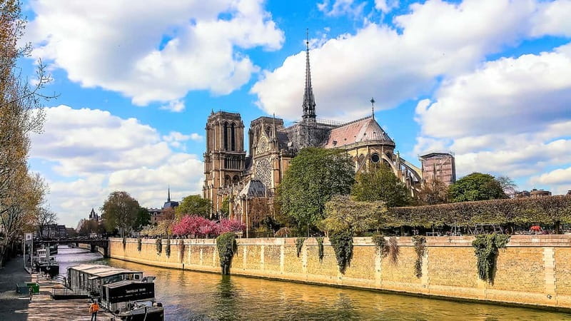 Paris: Seine Cruise & Crepe Tasting near the Eiffel Tower - The Trocadéro crêpe bonus: fresh, close to Eiffel Tower photos