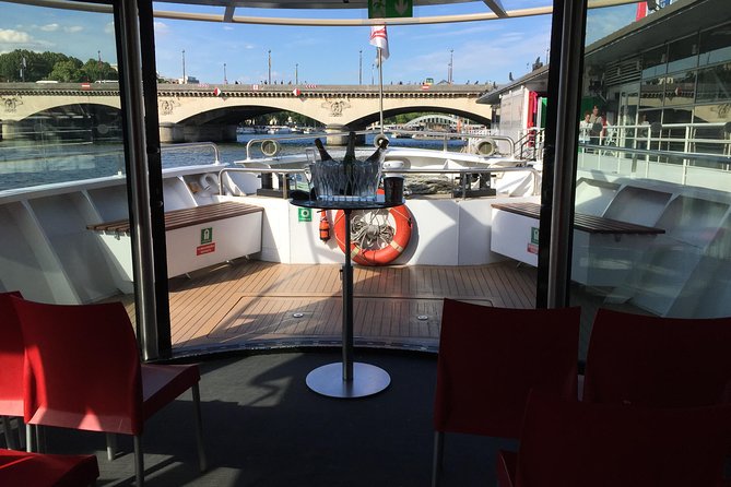Paris Seine River Champagne Tasting Cruise - Meeting at Vedettes de Paris for the 6:30 pm departure