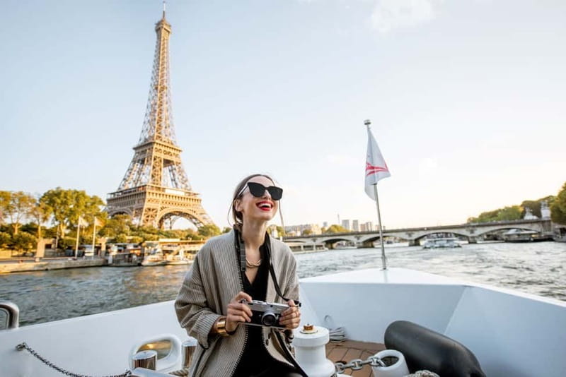 Paris: Seine River Cruise with a Live Guide - Why a 100% electric Seine cruise feels different