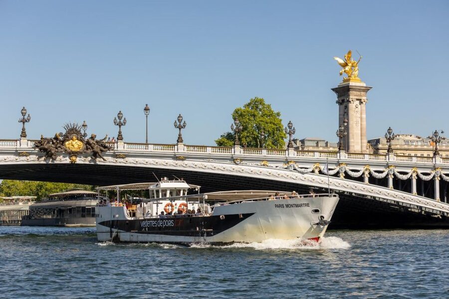 Paris: Seine River Cruise with a Live Guide - Your 1-hour Seine route, stop by stop