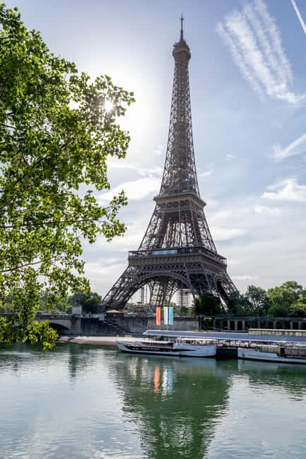 Paris: Seine River Cruise with Champagne from Eiffel Tower - Why this 1-hour Seine cruise from the Eiffel Tower feels like Paris on fast-forward