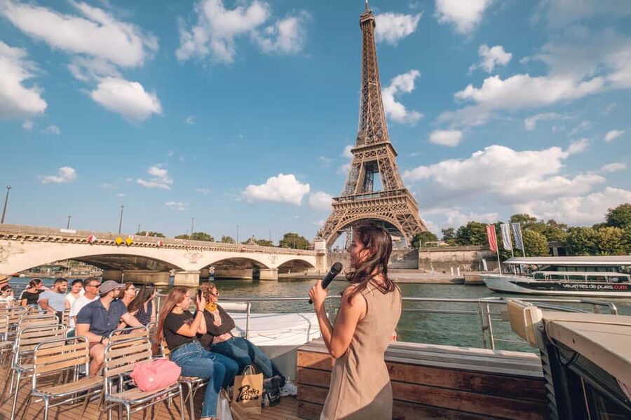 Paris: Seine River Cruise with Champagne from Eiffel Tower - Finding Vedettes de Paris near the Eiffel Tower (and not losing your spot)