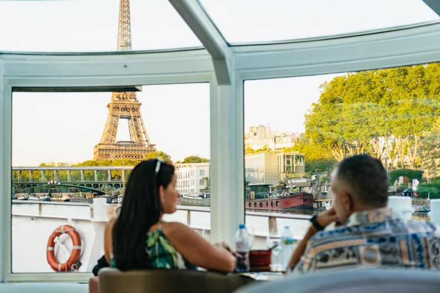 Paris: Seine River Panoramic Views Dinner Cruise - Key Things That Make This Seine Dinner Cruise Worth Your Evening