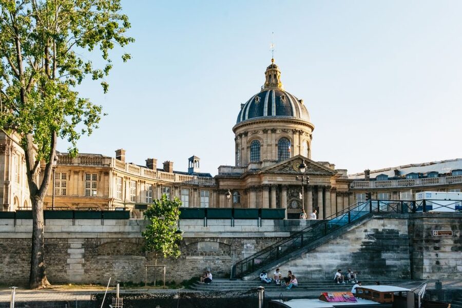 Paris: Seine River Panoramic Views Dinner Cruise - The Night Route: Eiffel Tower to Île Saint-Louis Area, Then Back
