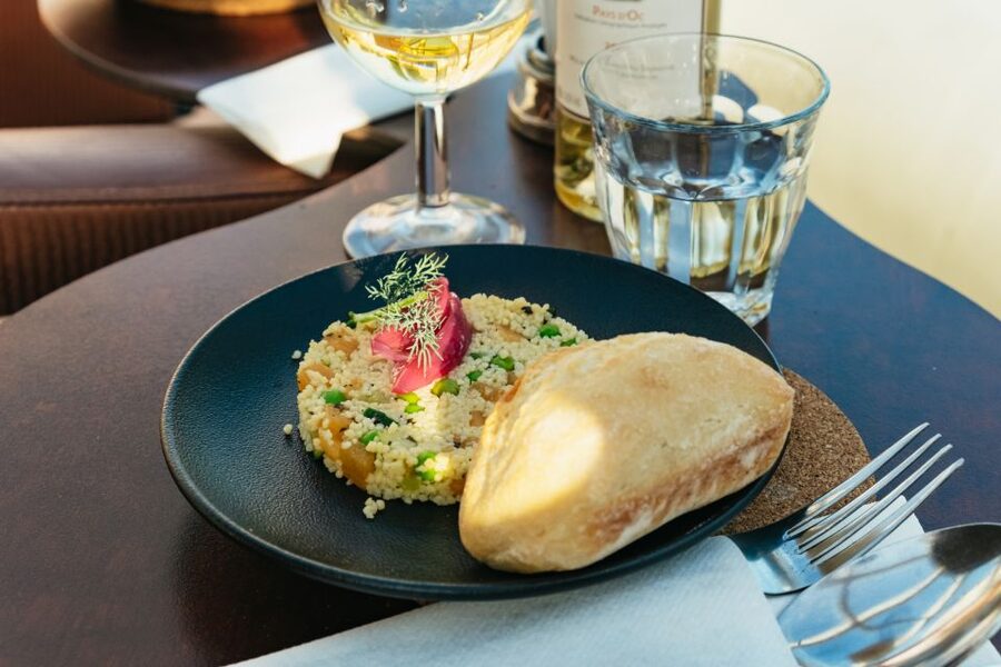 Paris: Seine River Panoramic Views Dinner Cruise - Drinks, Extras, and the Practical Reality