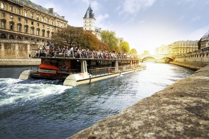 Paris Seine River Sightseeing Cruise with Commentary by Bateaux Parisiens - The route in real time: from Eiffel Tower area to the return cruise