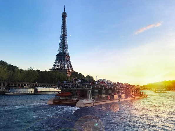 Paris Seine River Sightseeing Cruise with Commentary by Bateaux Parisiens - Eiffel Tower views, Les Invalides, and Pont Alexandre III