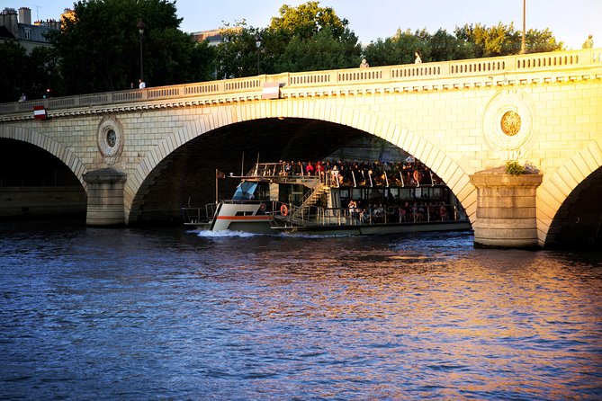 Paris Seine River Sightseeing Cruise with Commentary by Bateaux Parisiens - Île Saint-Louis, the Pont Marie wish, and the Conciergerie