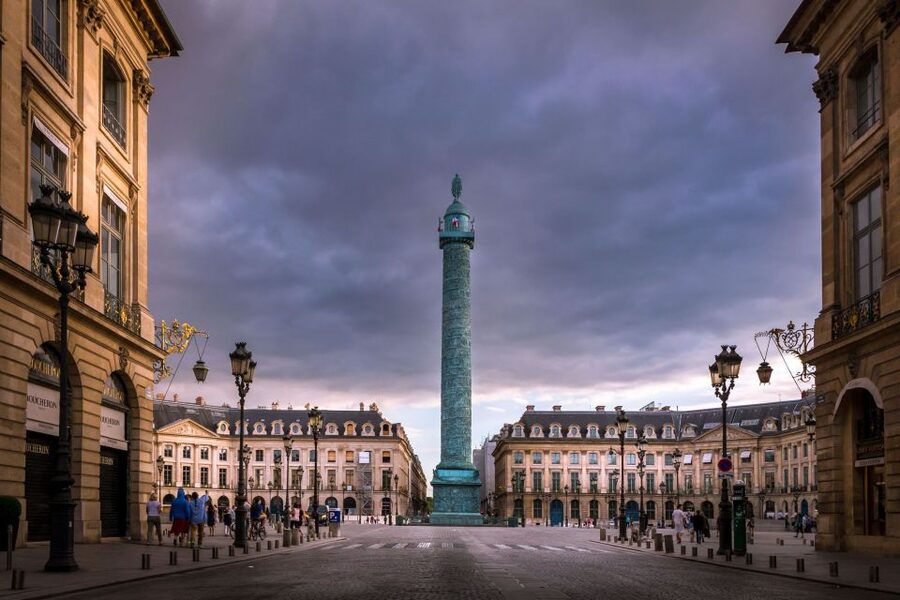 Paris: The Da Vinci Code Walking Tour with a Local Guide - Ritz Hotel to Palais Royal, watching the story take on real street shapes