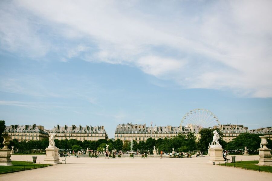 Paris: The Da Vinci Code Walking Tour with a Local Guide - Guide quality you can feel, from Marie to Bianca to Célia