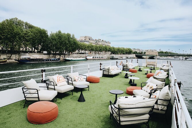Paris Theo Boat Seine River Italian Trattoria Style Dinner Cruise - Seating, temperature, and the “outside vs inside” reality