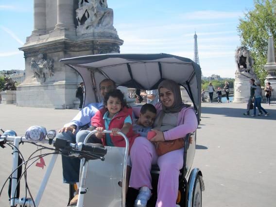 Paris Tuk-Tuk: 2, 4 or 6H First Highlights & Parisian Areas - Comfort in winter and rain, without losing the view