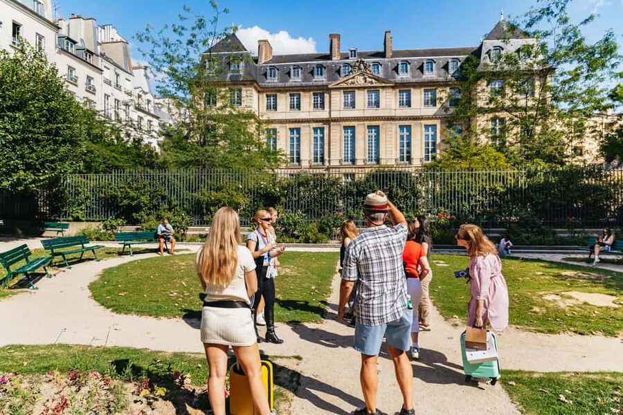 Paris: Walking Food Tour with Cheese, Wine and Delicacies - Cheese and Wine Pairing: What You Taste and What You Learn