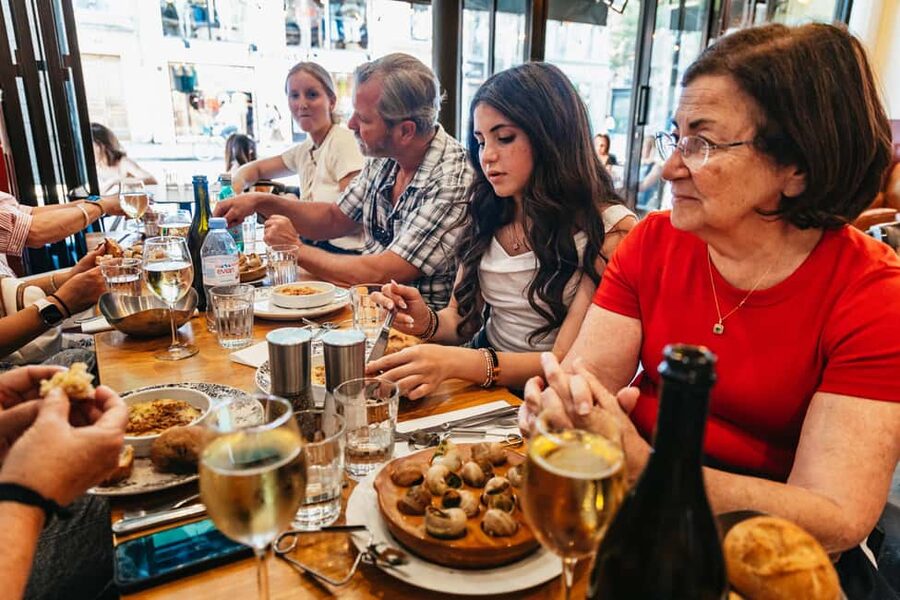 Paris: Walking Food Tour with Cheese, Wine and Delicacies - Pastries and Chocolate: How the Sweet Stops Work With Your Walk