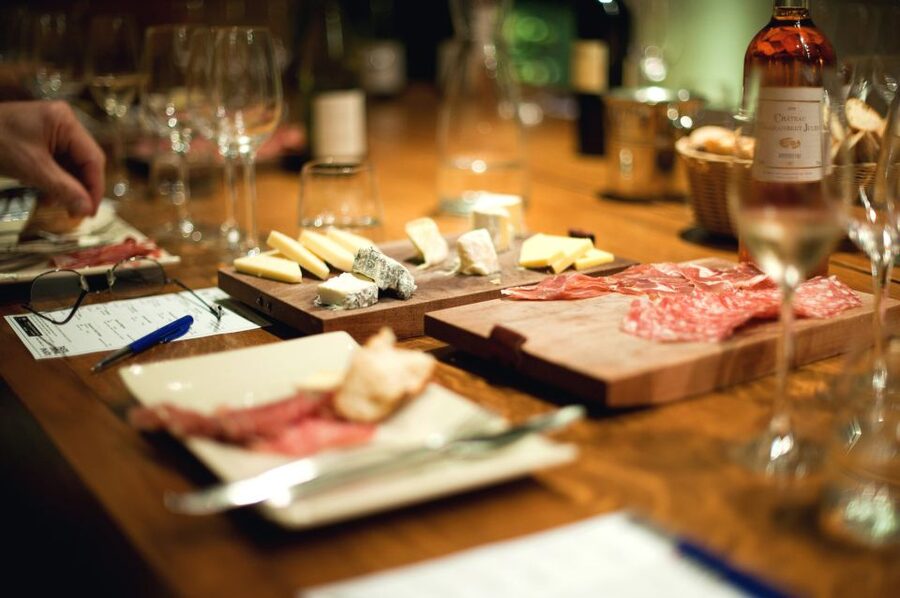 Paris: Wine and Cheese Lunch - What you get to eat and sip: enough to feel satisfied