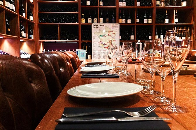 Paris Wine Tasting plus Cheese Lunch with an Expert Sommelier - Learning the technique: how the sommelier keeps it fun and clear