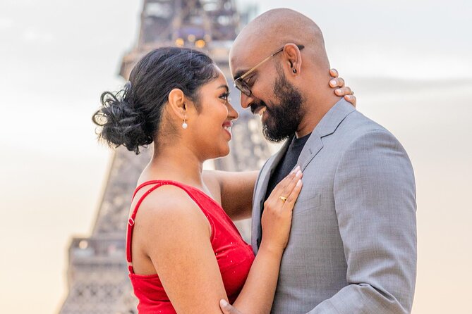 Private Guided Professional Photoshoot by the Eiffel Tower - Who this works best for: couples, families, proposals, and kids