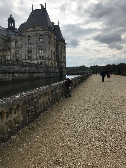 Private tour: Chateaux de Vaux le Vicomte & Fontainebleau - A 10.5-hour Paris chateau day with real breathing room