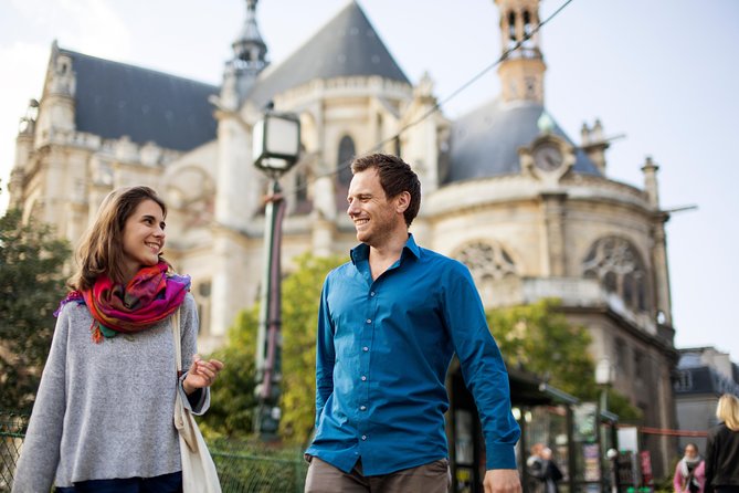 PRIVATE TOUR: Highlights & Hidden Gems of Paris With Locals - Louvre time that focuses on how to visit, not just what to see