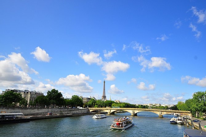 Seine River Cruise & French Crepe Tasting by the Eiffel Tower - Seine River Cruise With 14-Language Audioguide: what the narration covers