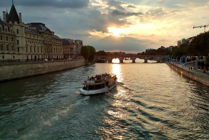 Seine River Cruise & French Crepe Tasting by the Eiffel Tower - Crowds, Comfort, and Restroom Realities on a Big River Boat
