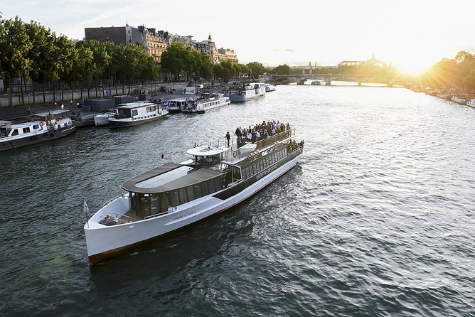 Seine River Guided Cruise by Vedettes de Paris - Why a 1-hour Seine cruise on a 100% electric boat makes sense