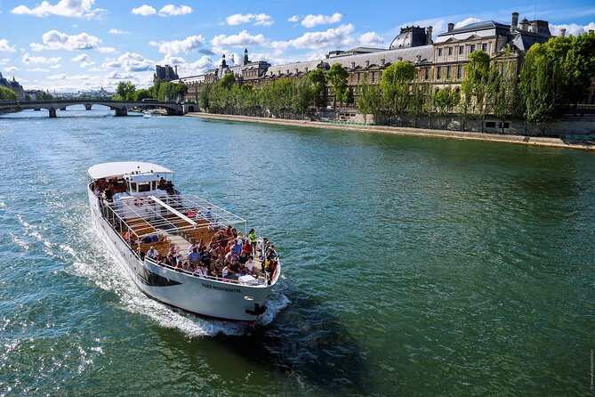 Seine River Guided Cruise by Vedettes de Paris - Timing: day cruise for views, evening cruise for lights
